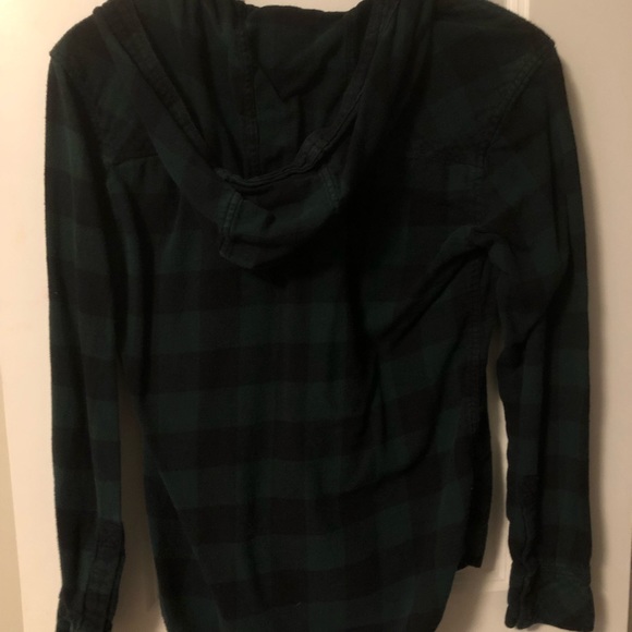 TNA boyfriend fit plaid hood green top - Picture 3 of 4